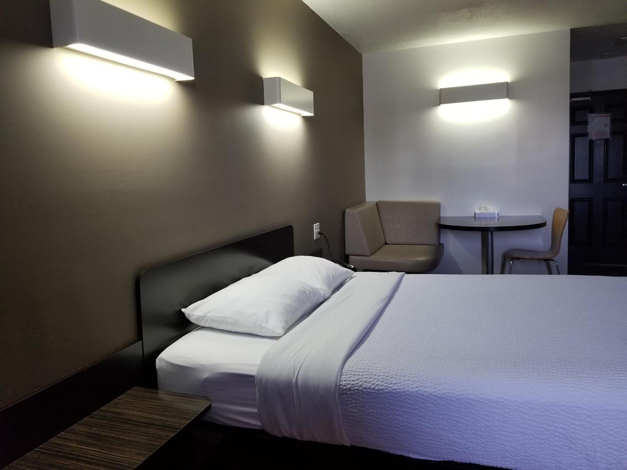 Joys Inn Innisfail, Ab ภายนอก รูปภาพ