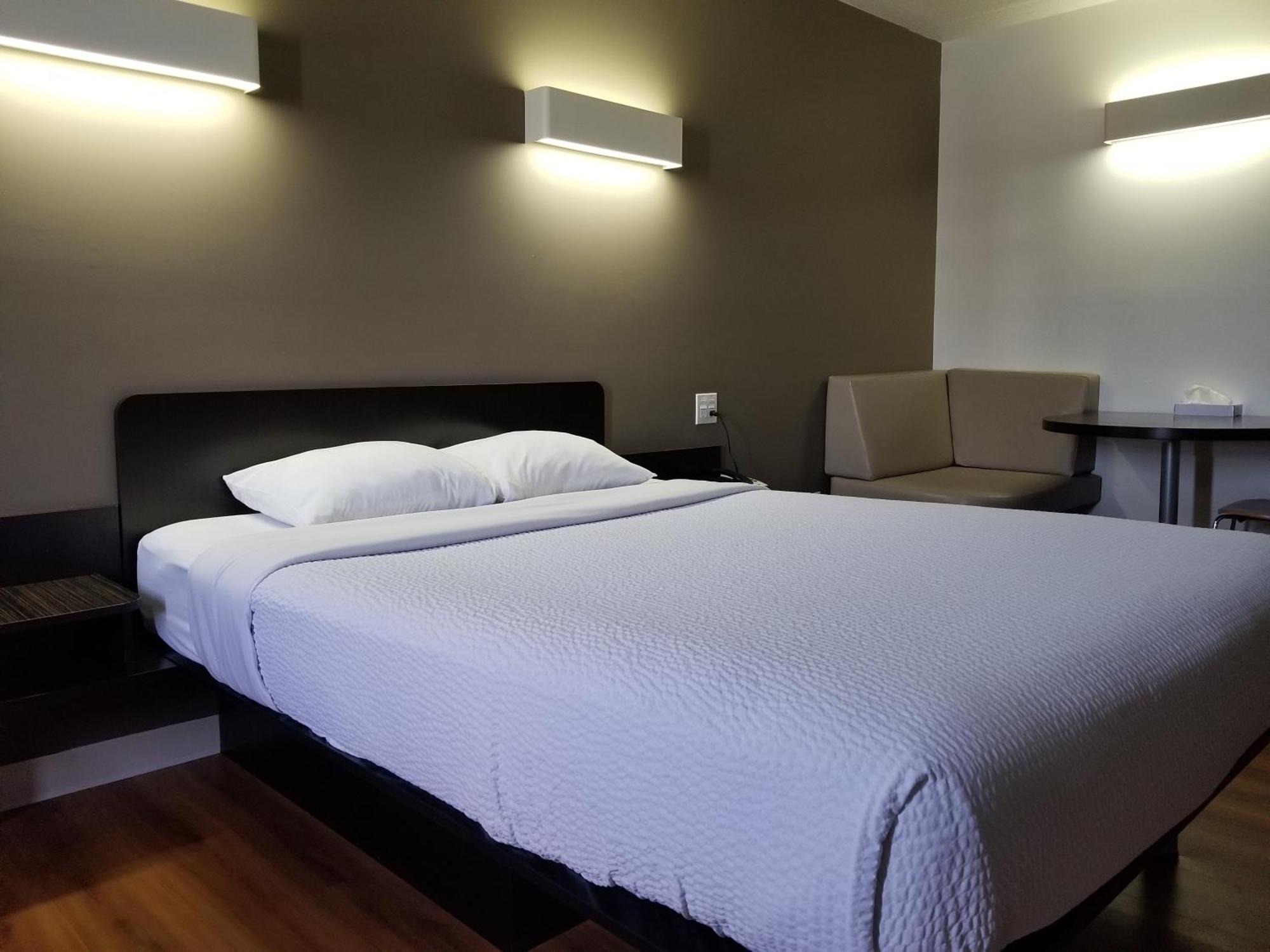 Joys Inn Innisfail, Ab ภายนอก รูปภาพ