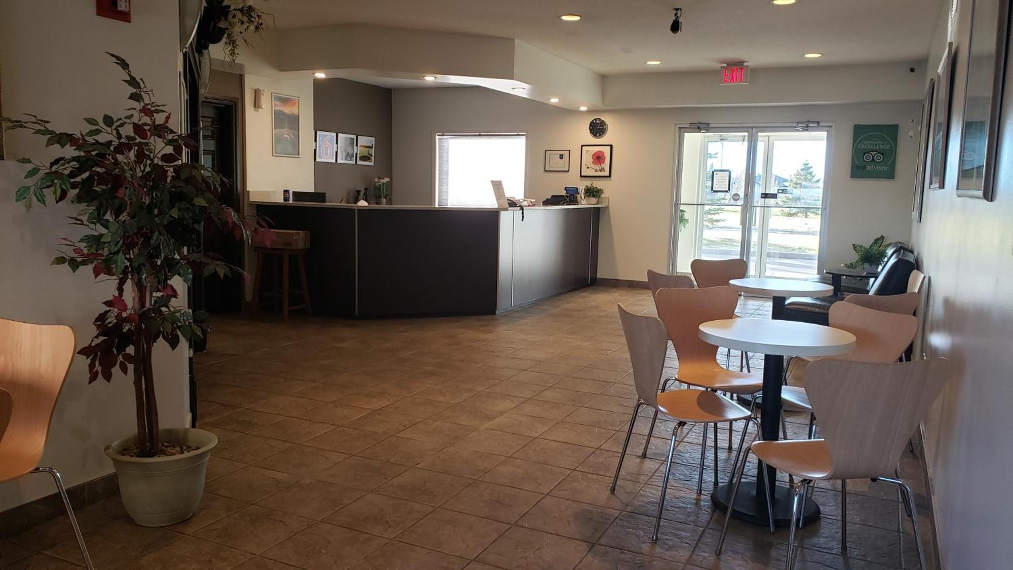 Joys Inn Innisfail, Ab ภายนอก รูปภาพ